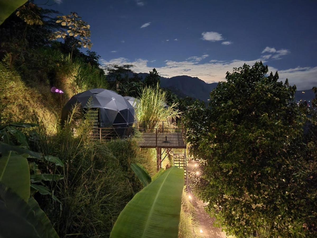 ホテル Solaris Glamping Exclusive Tena エクステリア 写真