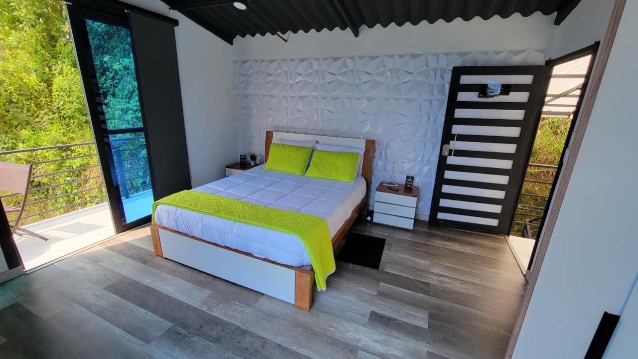ホテル Solaris Glamping Exclusive Tena エクステリア 写真