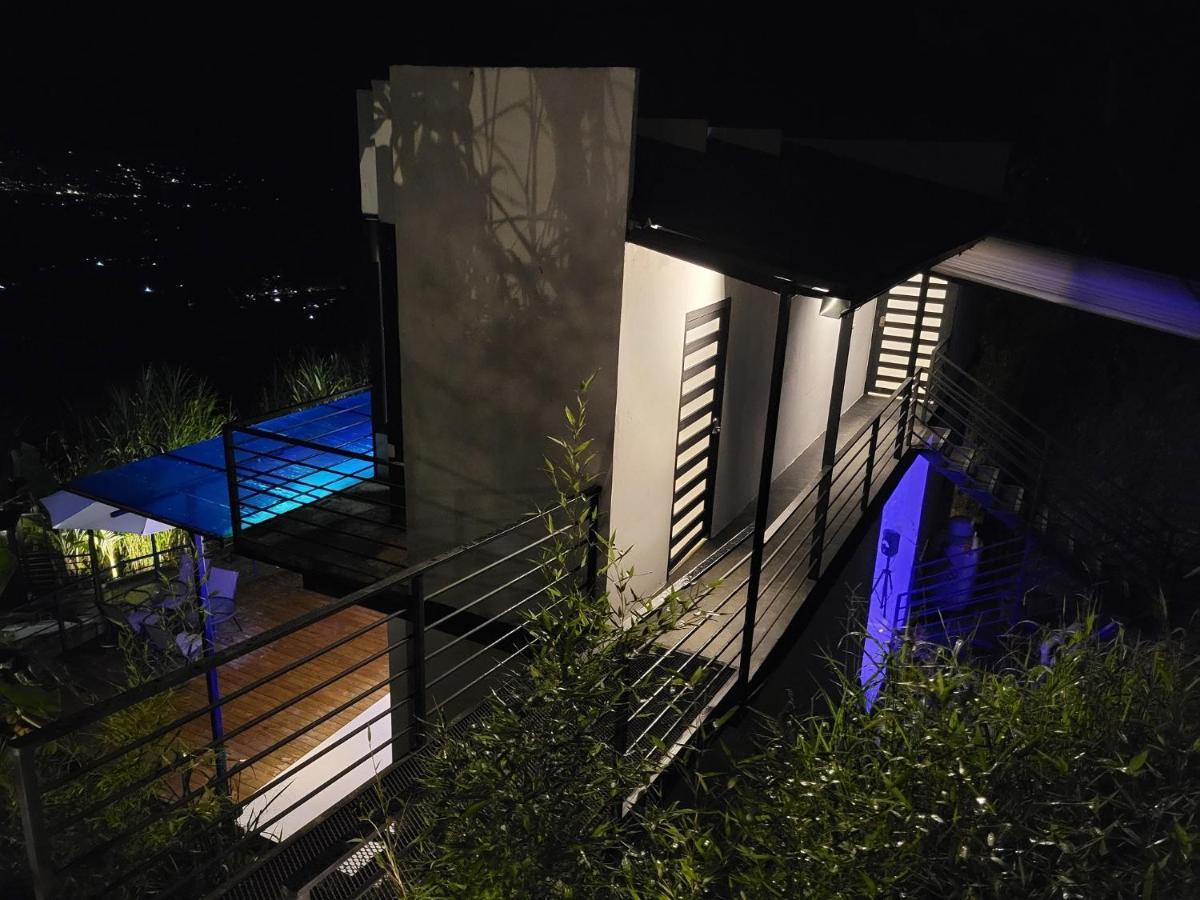 ホテル Solaris Glamping Exclusive Tena エクステリア 写真